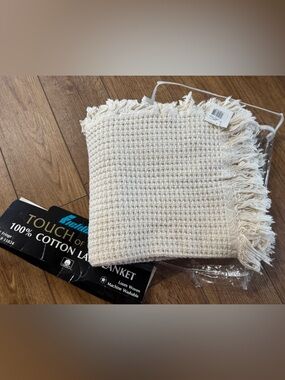 Fieldcrest touch of class, Loom Woven, lap blanket- self fringe-100% Cotton USA